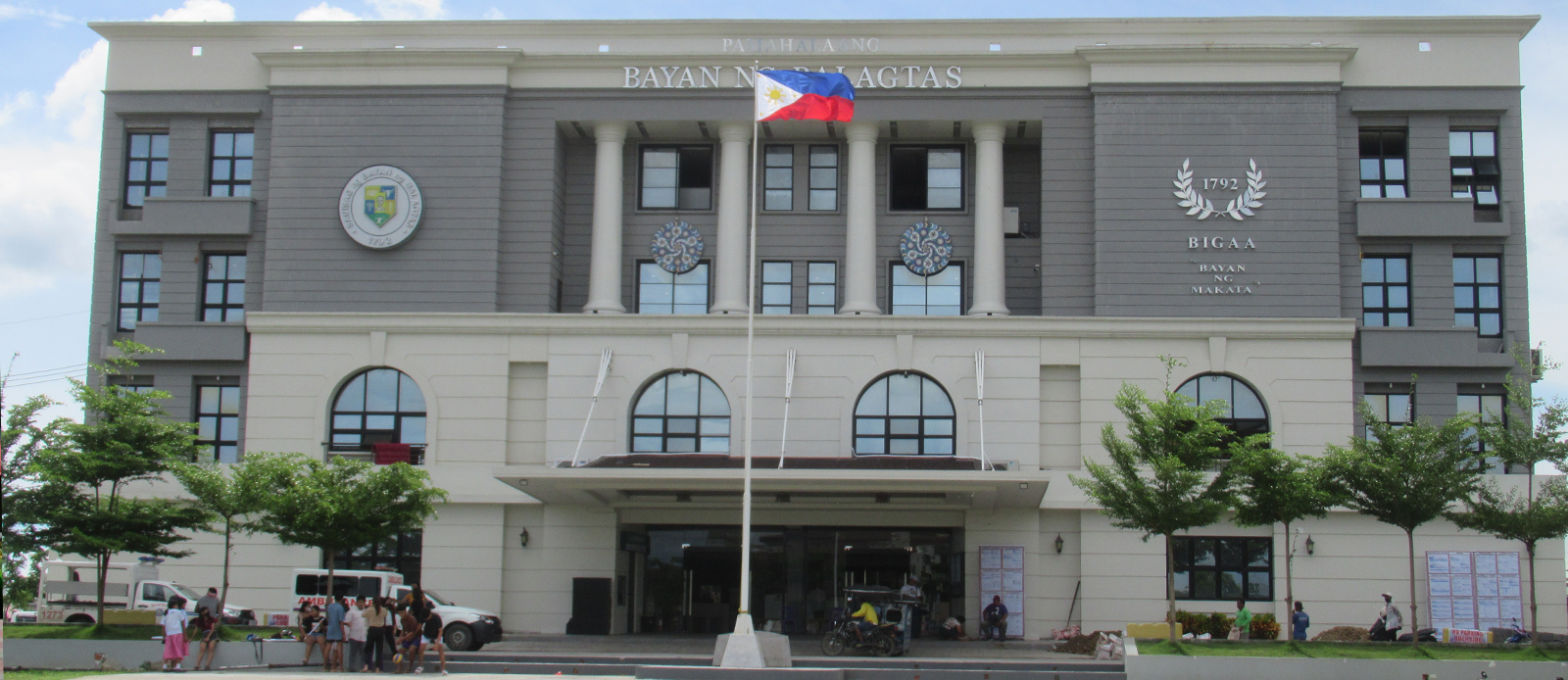 Plaza Bigaa:<p>New Municipal Hall</p>
